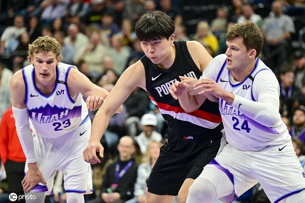 季前賽-楊瀚森3分0板+6犯畢業(yè) 爵士險勝開拓者:金屬制品廠
