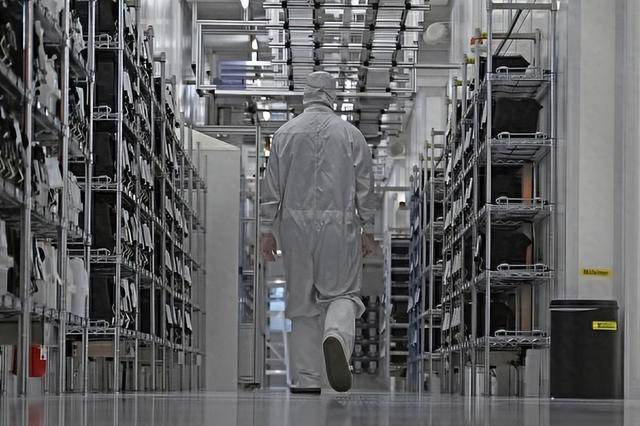 金燦榮：美國(guó)把刀架在脖子上了，這樣干就是去送死:金屬制品廠
