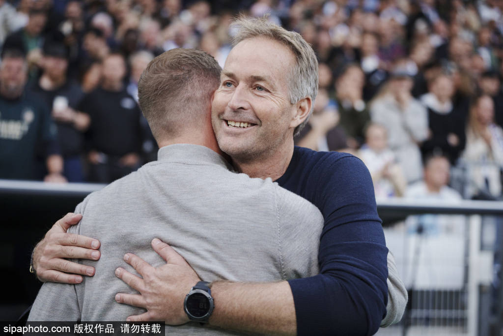 4-3逆轉！3-1拿下！中超瘋狂一夜：蓉城+申花緊追海港，積分榜更新，爭冠太刺激了:金屬制品廠
