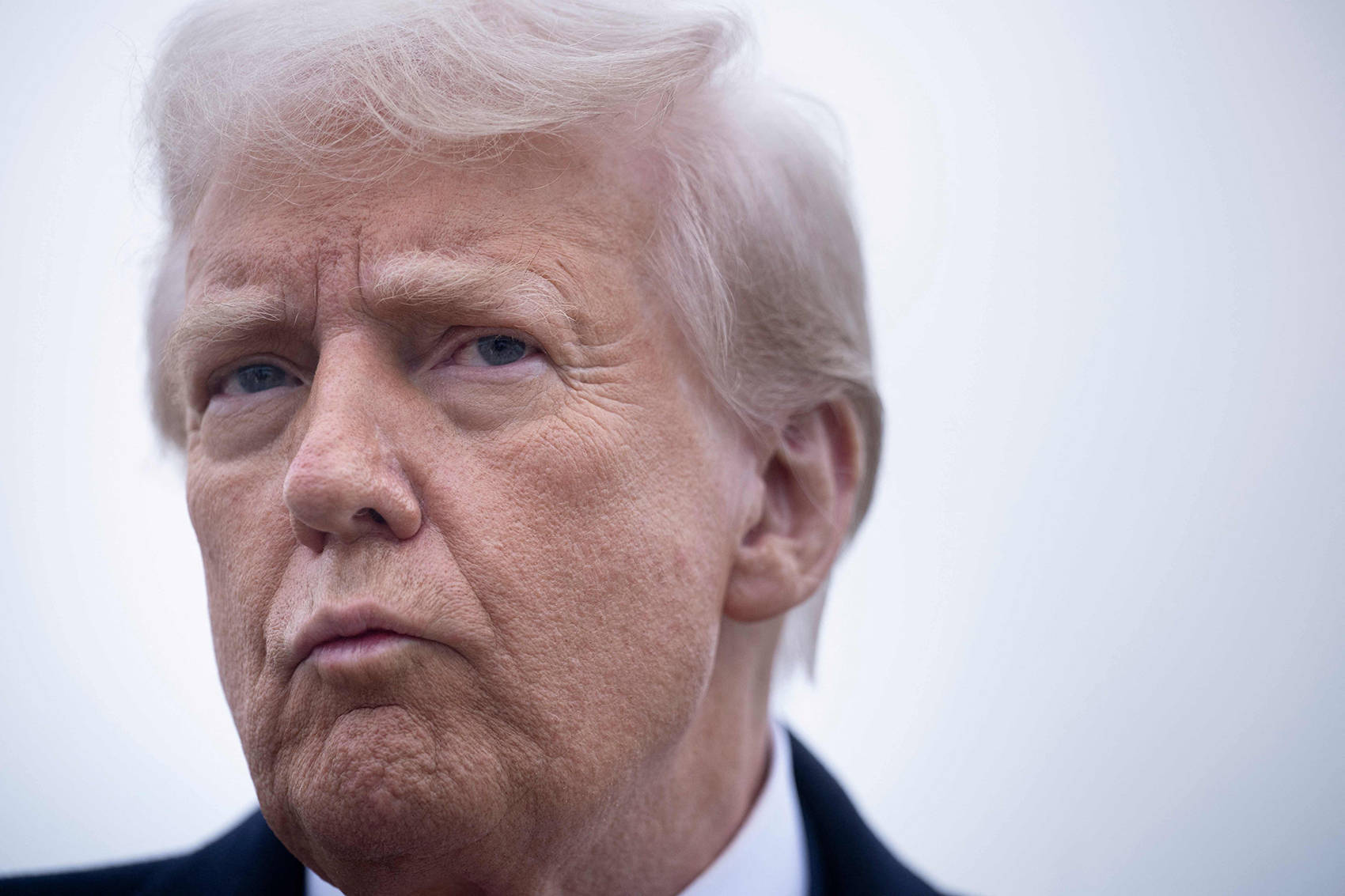 最新！特朗普簽署行政令，對進口中型和重型卡車征收25%關稅，還將對這類車征收10%的關稅:金屬制品廠
